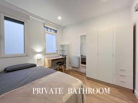 Private room for rent for €370 per month in Oviedo, Avenida de Pumarín