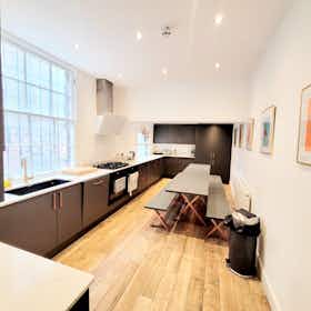 Будинок за оренду для 4 004 GBP на місяць у Liverpool, Irvine Street