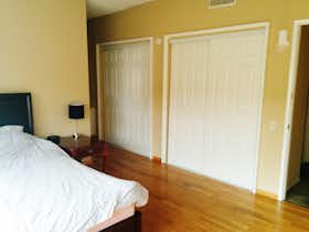 Apartment for rent for $2,900 per month in Los Angeles, S Barrington Ave