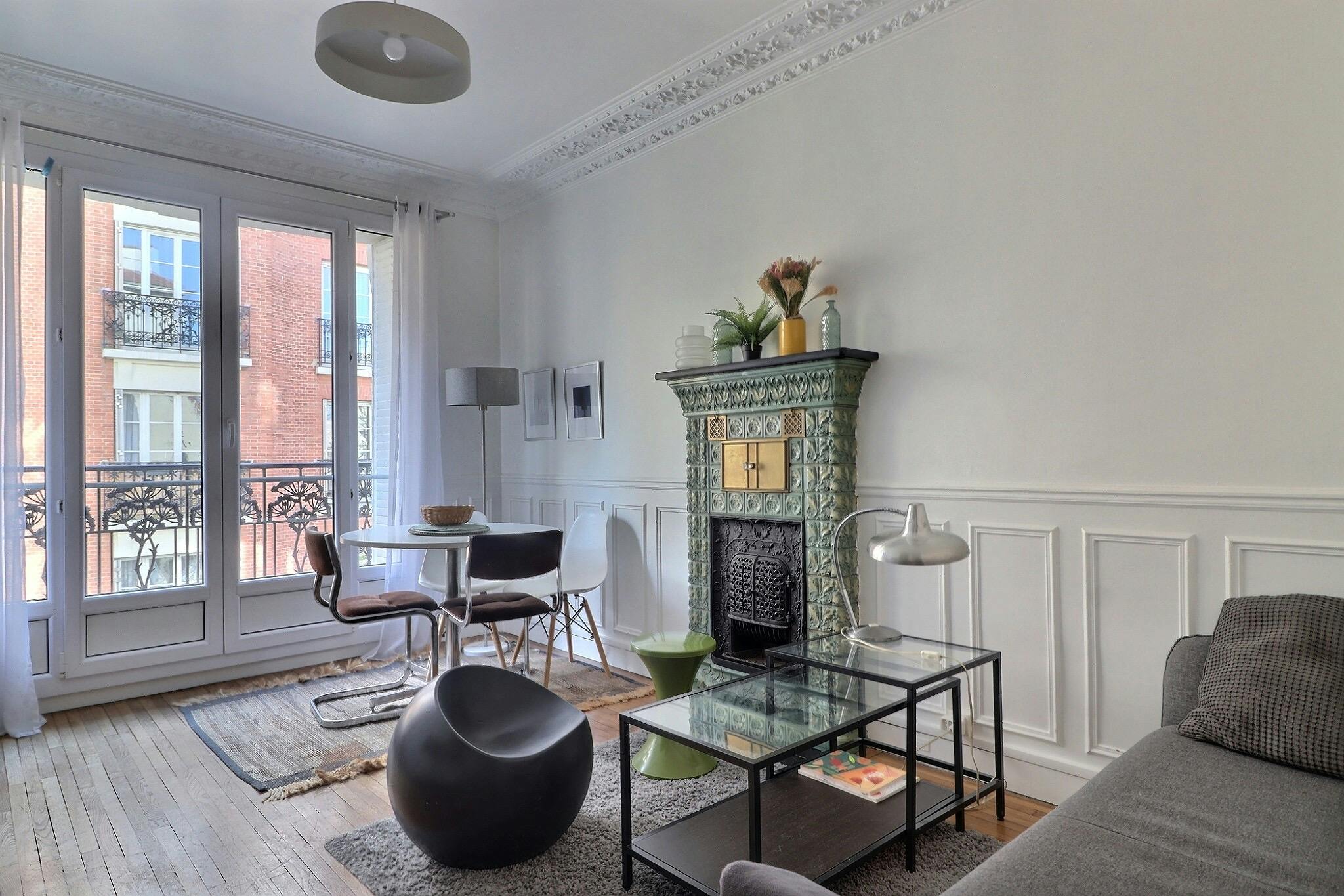 Apartment for rent for €2,808 per month in Paris, Rue Dorian