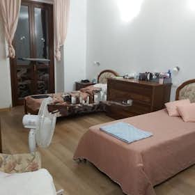 Shared room for rent for €540 per month in Milan, Via Alessandro Tadino