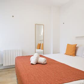 Private room for rent for €780 per month in Barcelona, Carrer de Balmes