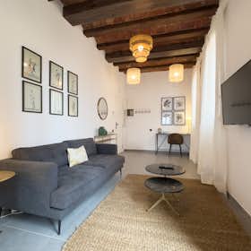 Apartment for rent for €2,500 per month in Barcelona, Carrer de Badajoz