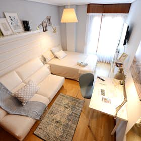 Приватна кімната за оренду для 500 EUR на місяць у Leioa, Mendibolestekoa kalea