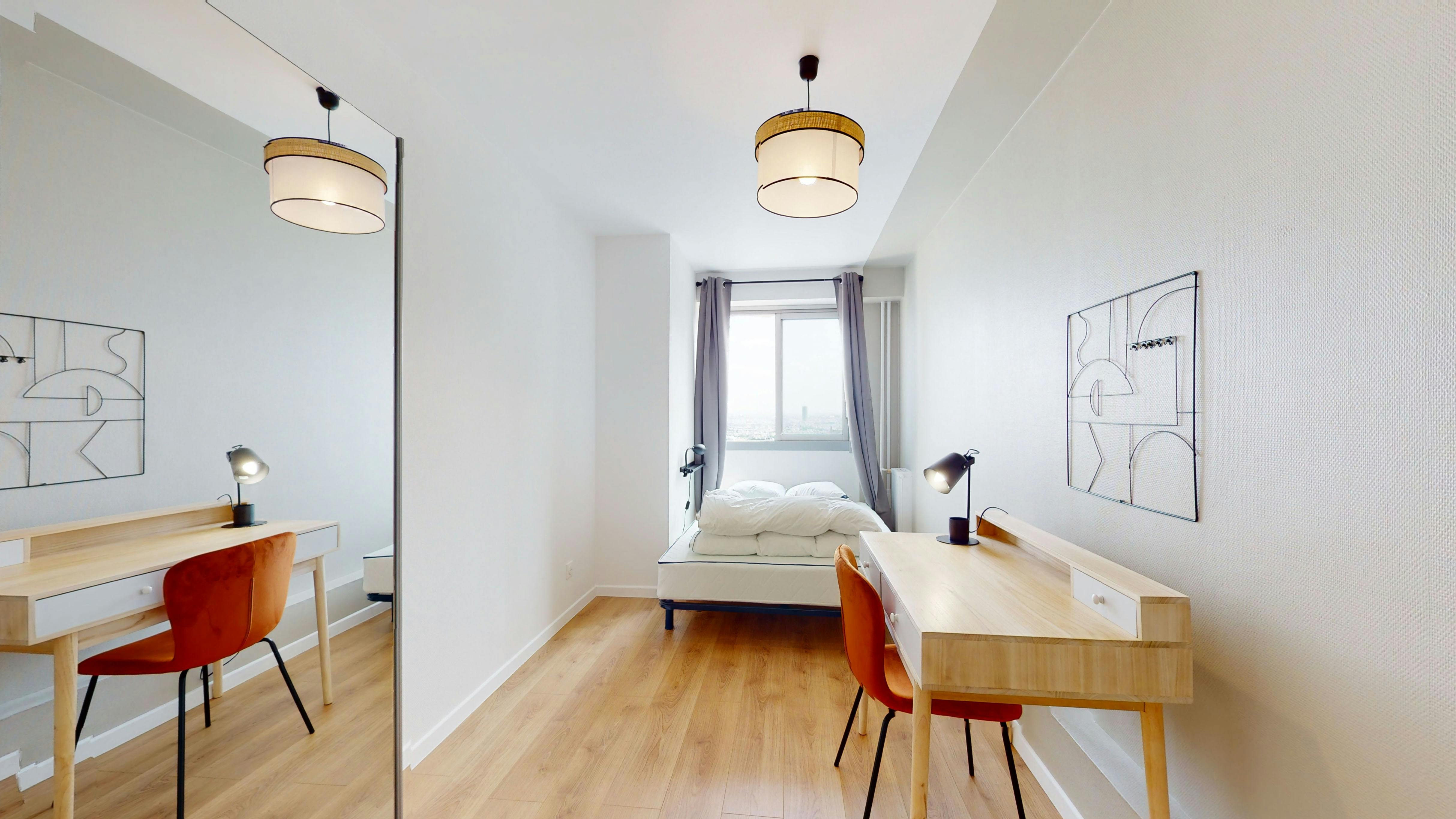 Private room in Square Henri Regnault, Courbevoie (1363598) room image 9