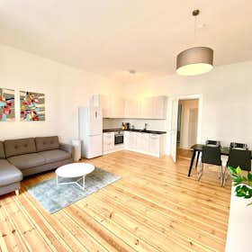 Apartment for rent for €2,080 per month in Berlin, Heinz-Kapelle-Straße