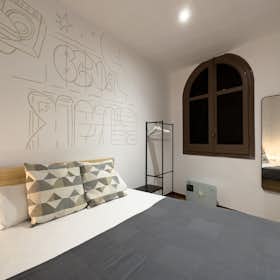 Private room for rent for €670 per month in Barcelona, Carrer de Jonqueres