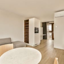 Studio for rent for €1,850 per month in Delft, Asvest
