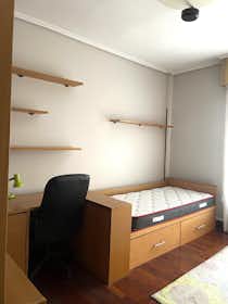 私人房间 正在以 €430 的月租出租，其位于 Bilbao, Eraso Jenerala kalea