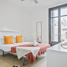 Private room for rent for €890 per month in Barcelona, Carrer de Balmes
