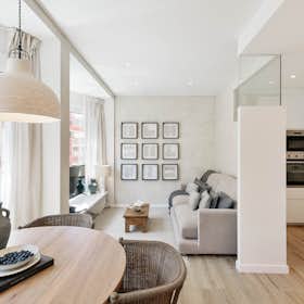 Apartment for rent for €3,297 per month in Barcelona, Carrer Major de Sarrià