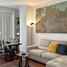 Apartment for rent for €2,600 per month in Milan, Via Piero Capponi