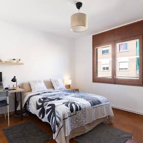 Private room for rent for €610 per month in L'Hospitalet de Llobregat, Avinguda de Ponent