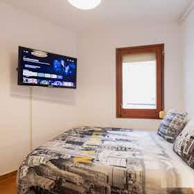 Private room for rent for €530 per month in L'Hospitalet de Llobregat, Avinguda de Ponent