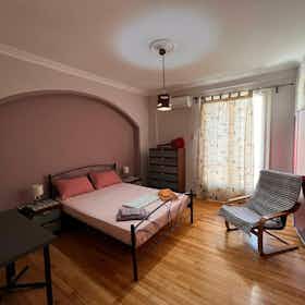 Private room for rent for €1,200 per month in Athens, Troias