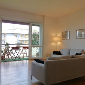 Apartment for rent for €5,800 per month in Milan, Viale Daniele Ranzoni