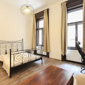 Private room for rent for HUF 171,139 per month in Budapest, Szív utca