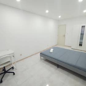 Private room for rent for €290 per month in Castelo Branco, Rua Prior Vasconcelos