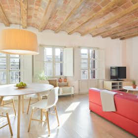 Apartment for rent for €1,950 per month in Barcelona, Carrer del Bisbe