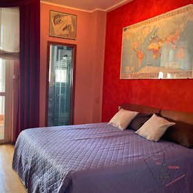Private room for rent for €700 per month in Turin, Via Artisti