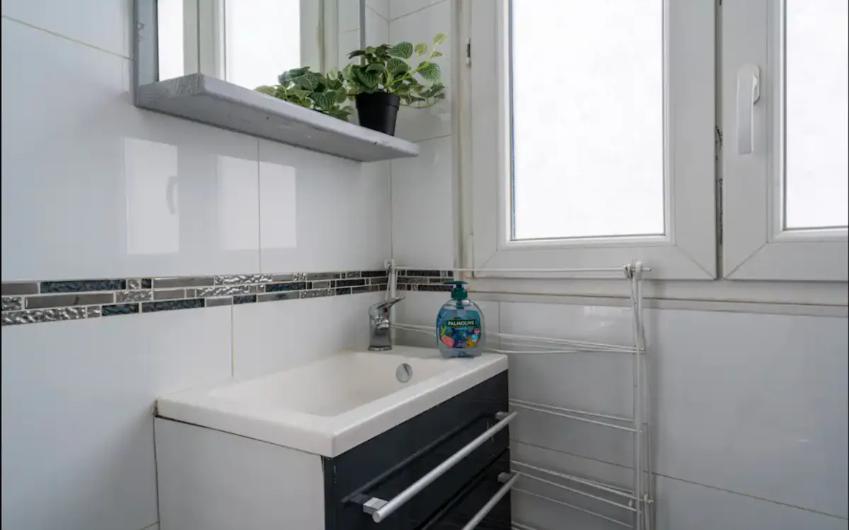 1-Bedroom Apartment in Rue du Faubourg du Temple, Paris (1364702) ROOM