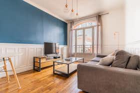 Appartement te huur voor € 1.950 per maand in Levallois-Perret, Rue Bretagne