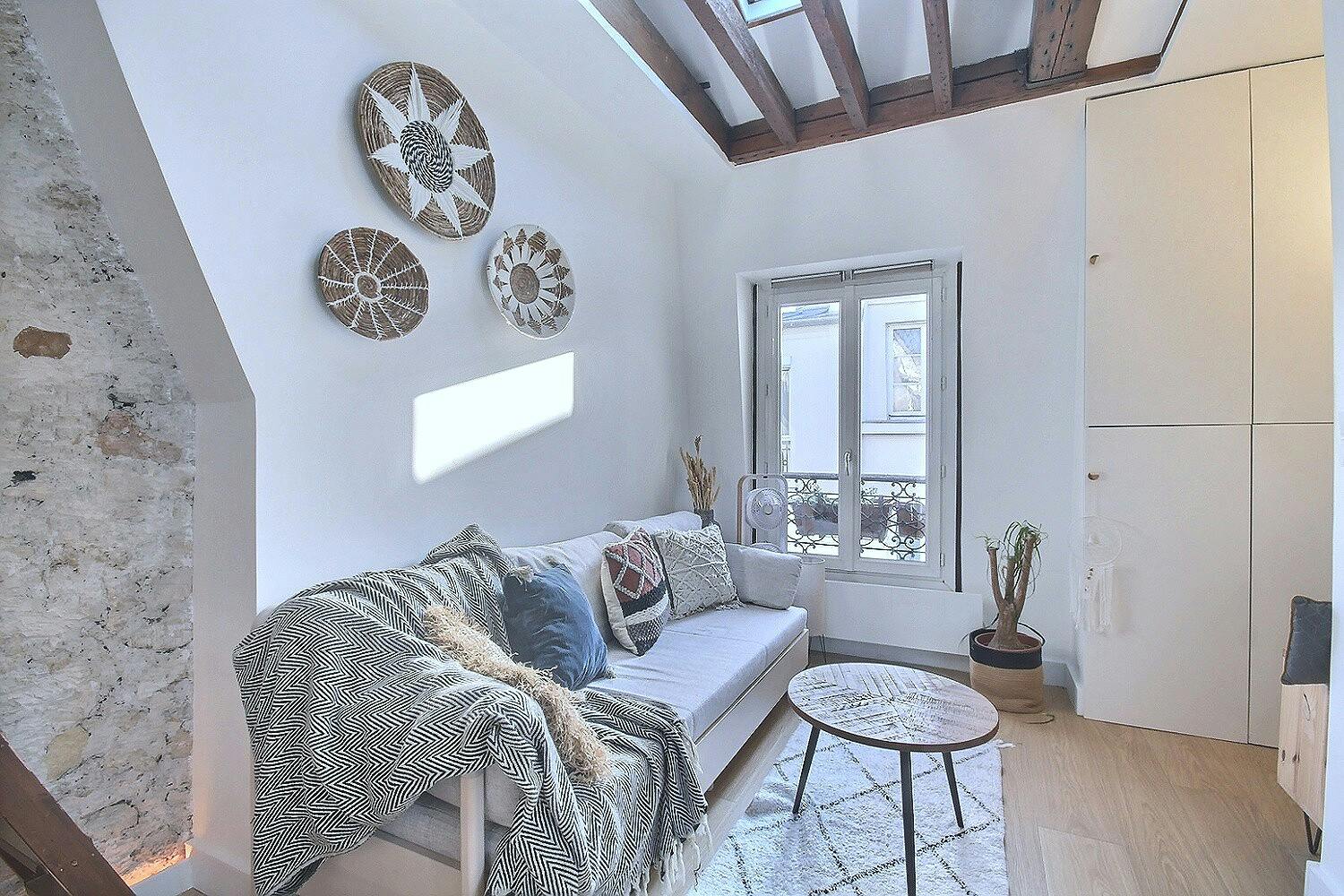 Apartment in Rue Bouchardon, Paris (1364898) ROOM
