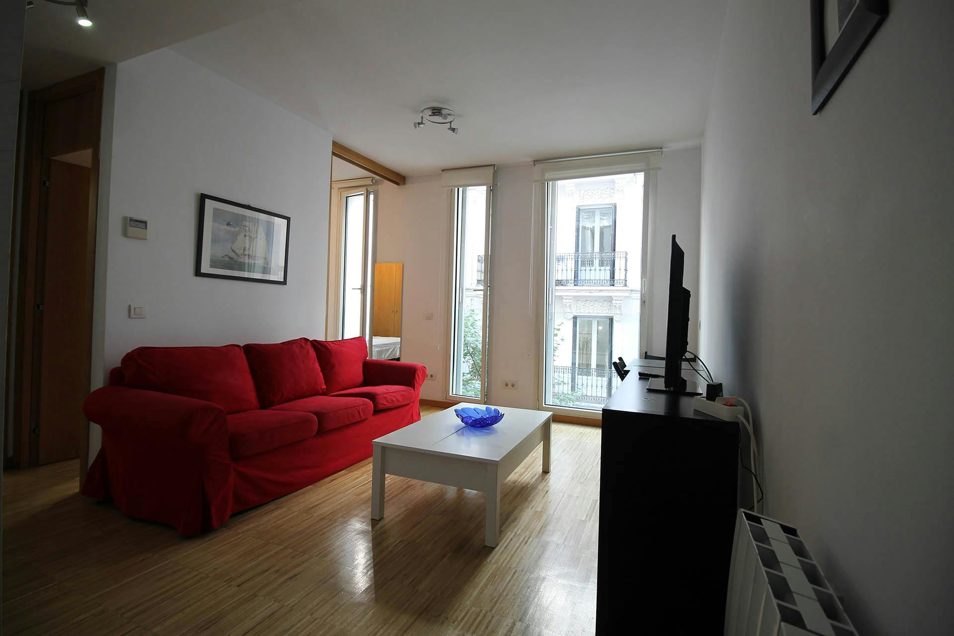 Studio for rent for €1,500 per month in Madrid, Calle de Cervantes