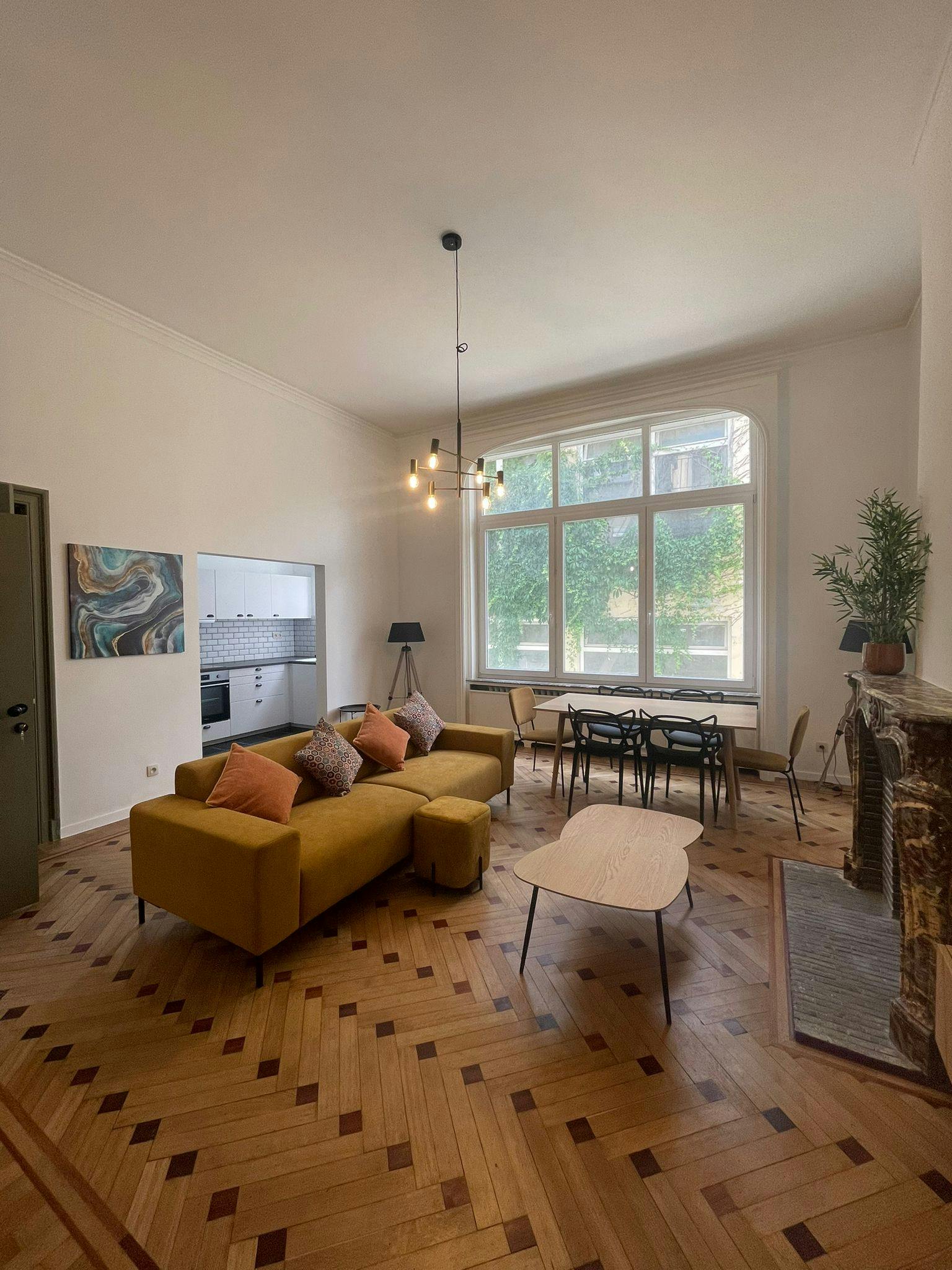 Apartment for rent for €2,400 per month in Saint-Josse-ten-Noode, Rue Marie-Thérèse