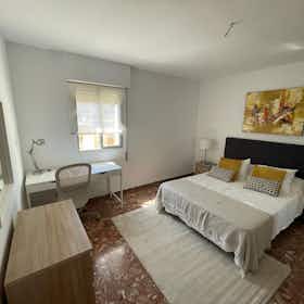 Chambre privée à louer pour 600 €/mois à Málaga, Calle Arlanza