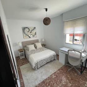 Private room for rent for €590 per month in Málaga, Calle Arlanza