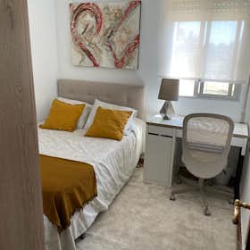 Private room for rent for €550 per month in Málaga, Calle Arlanza