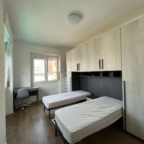 Private room for rent for €460 per month in Milan, Via Vipacco