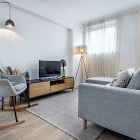 Apartment for rent for €1,600 per month in Porto, Rua Duque Saldanha