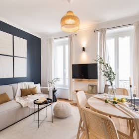 Apartment for rent for €3,511 per month in Paris, Rue Cardinet