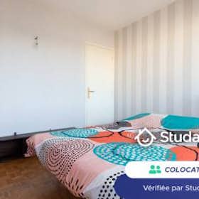 私人房间 正在以 €410 的月租出租，其位于 La Rochelle, Rue Jean-Baptiste Carpeaux