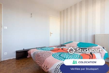 Private room for rent for €410 per month in La Rochelle, Rue Jean-Baptiste Carpeaux