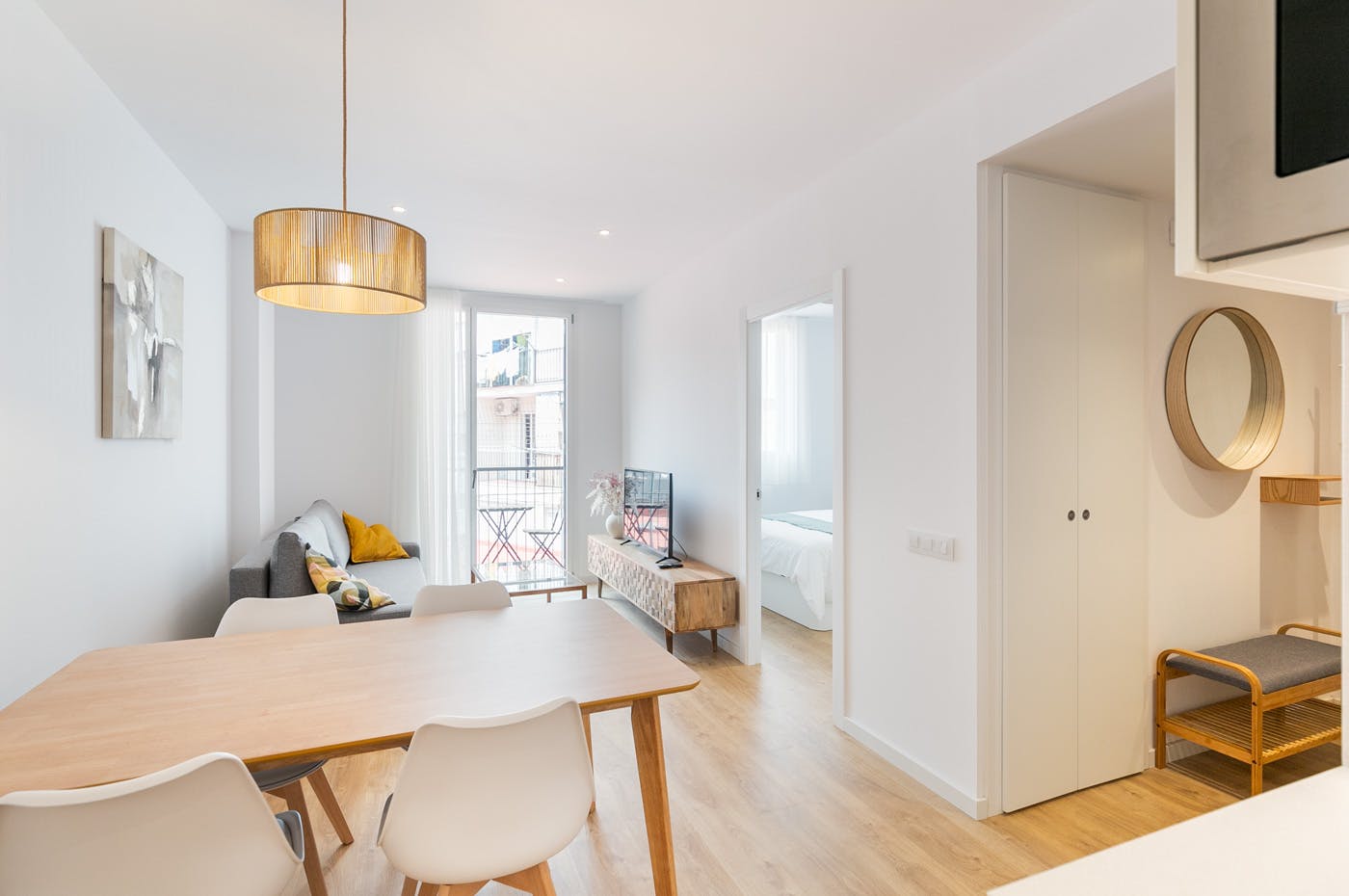 Apartment for rent for €1,490 per month in Barcelona, Carrer de Vallhonrat