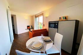 公寓 正在以 €1,300 的月租出租，其位于 Valdobbiadene, Via Cimitero