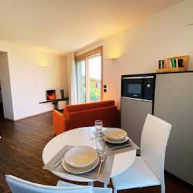 Wohnung zu mieten für 1.300 € pro Monat in Valdobbiadene, Via Cimitero