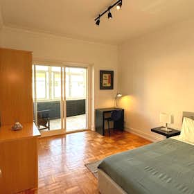 Private room for rent for €700 per month in Lisbon, Avenida Almirante Gago Coutinho
