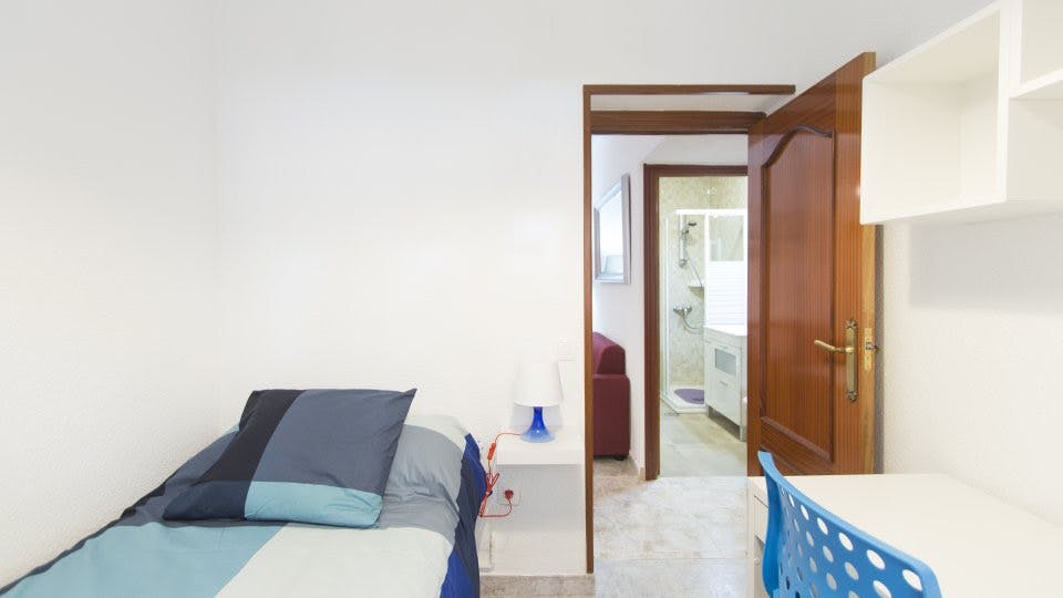 Apartment for rent for €1,215 per month in Getafe, Calle Nardos