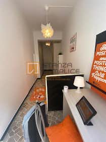 Cameră privată de închiriat pentru 600 EUR pe lună în Trento, Via Fratelli Perini