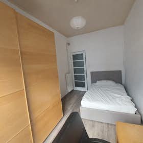 Stanza privata for rent for 410 € per month in Parma, Piazza Ghiaia