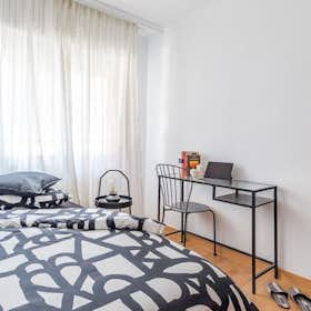 Private room for rent for €520 per month in Madrid, Calle de Aranjuez