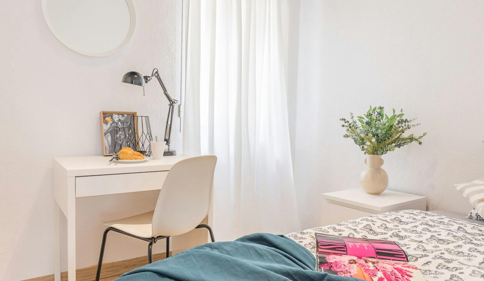 Calle de Dolores, Madrid preview