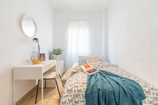 Private room in Calle de Dolores, Madrid (1367533) room image 1