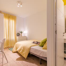 Private room for rent for €600 per month in Madrid, Calle de Tablada