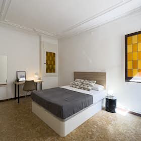 Private room for rent for €600 per month in Barcelona, Carrer de Sant Pau