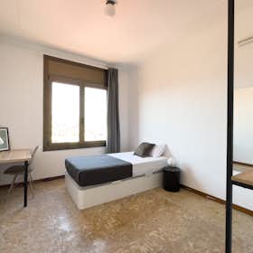 Private room for rent for €640 per month in Barcelona, Carrer de Sant Pau
